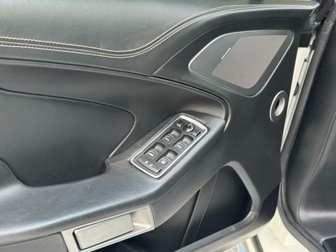 Used 2014 Aston Martin Vanquish Coupe RWD image 32
