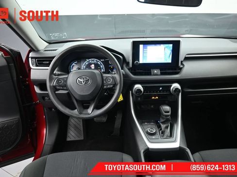 Used 2023 Toyota RAV4 LE AWD/4WD image 11