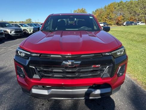 Used 2023 Chevrolet Colorado Z71 w/ Z71 Convenience Package 2 image 4