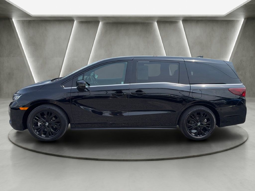 Used 2025 Honda Odyssey Sport-L image 4