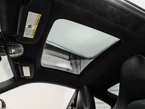 Used 2017 Porsche 911 Turbo S image 44