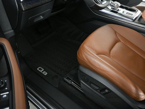 Used 2022 Audi Q8 Premium w/ Convenience Package image 7