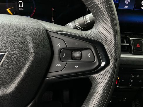 Used 2025 Chevrolet TrailBlazer LT image 32