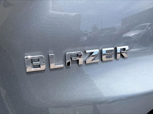 Used 2025 Chevrolet Blazer LT FWD image 29
