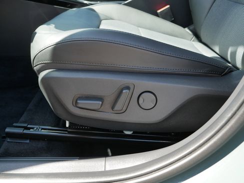 Used 2023 Kia Niro EX FWD image 20