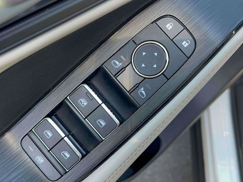 Used 2023 Nissan Rogue SL image 24