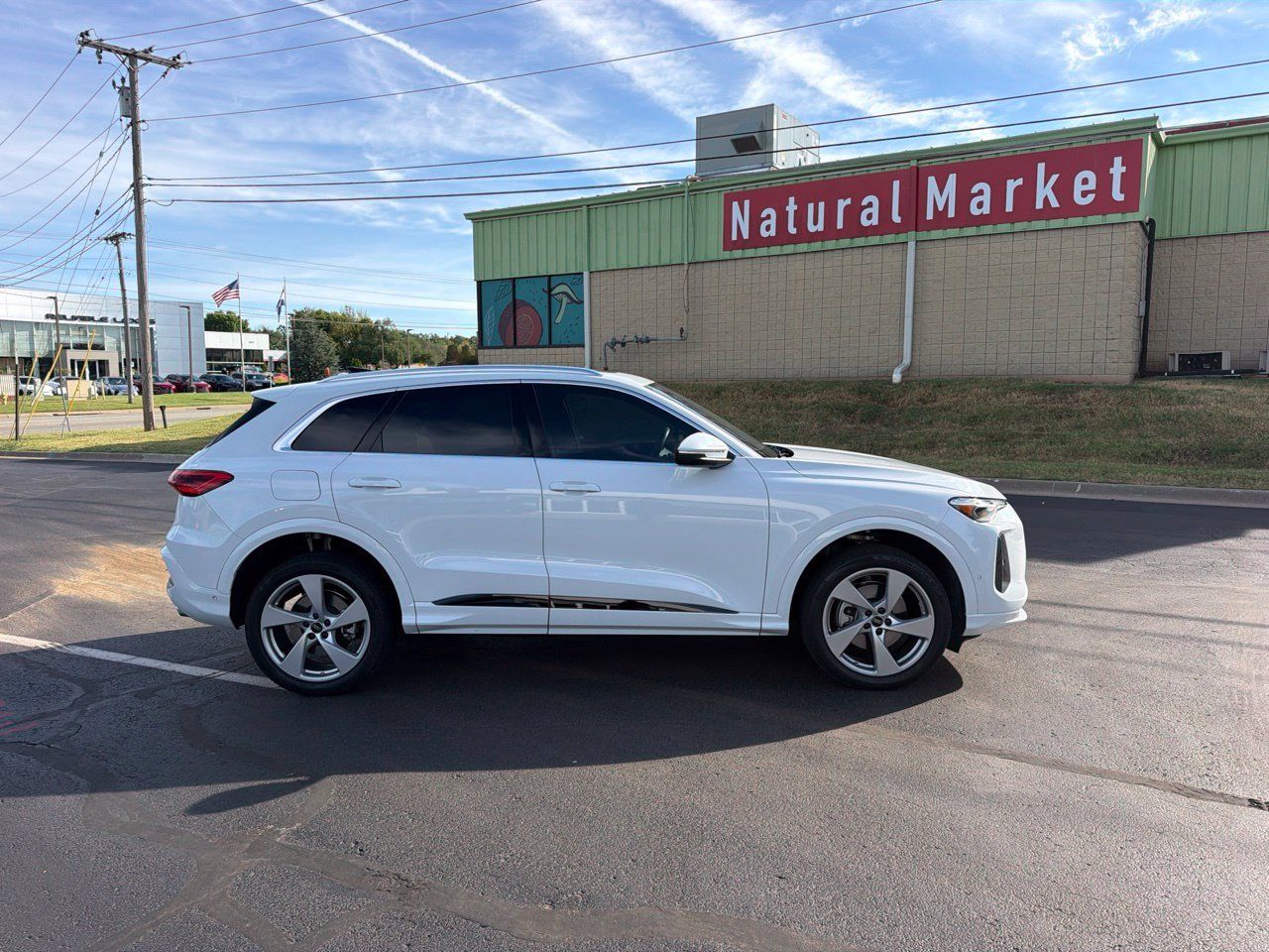 Used 2025 Audi Q5 Premium Plus AWD/4WD image 2