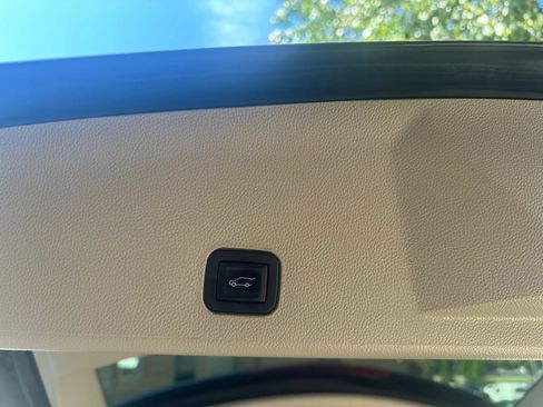 Used 2014 Cadillac SRX Luxury w/ Driver Awareness Package FWD image 7