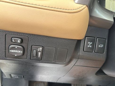 Used 2016 Toyota RAV4 XLE AWD/4WD image 27