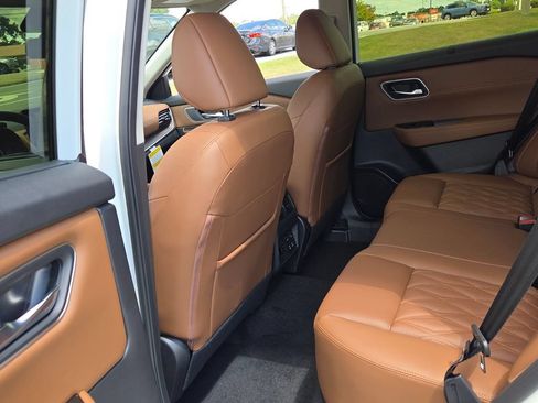 New 2026 Nissan Rogue Platinum AWD/4WD image 6