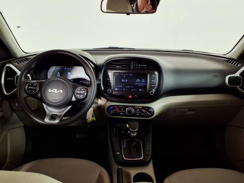 Used 2023 Kia Soul LX w/ LX Technology Package FWD image 14
