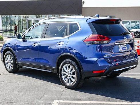 Used 2018 Nissan Rogue SV FWD image 4