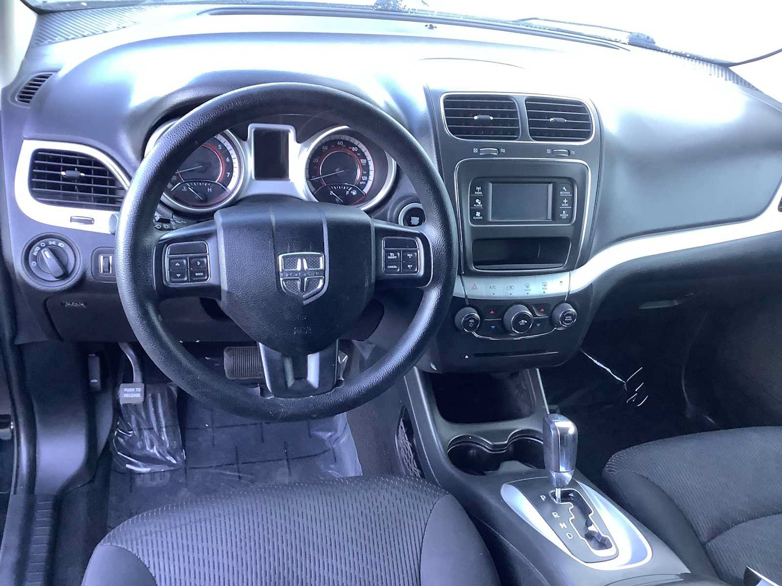 Used 2017 Dodge Journey SE w/ Flexible Seating Group FWD image 10