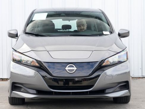 Used 2025 Nissan Leaf S image 5