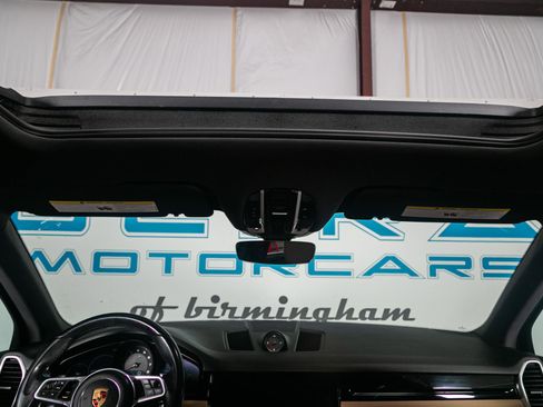Used 2019 Porsche Cayenne AWD/4WD image 36