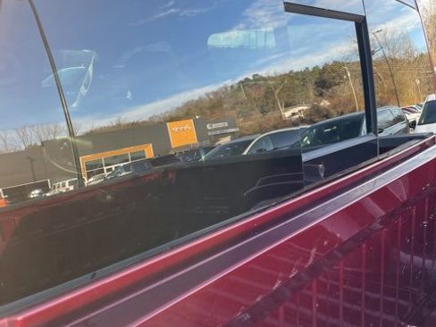 Used 2024 RAM 1500 Laramie image 11