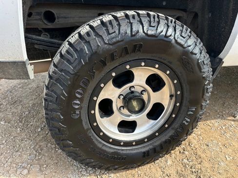 Used 2017 Chevrolet Silverado 1500 LT w/ All Star Edition image 28