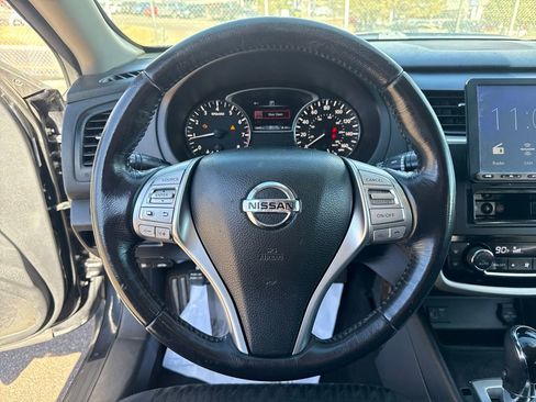 Used 2018 Nissan Altima 2.5 SV image 16