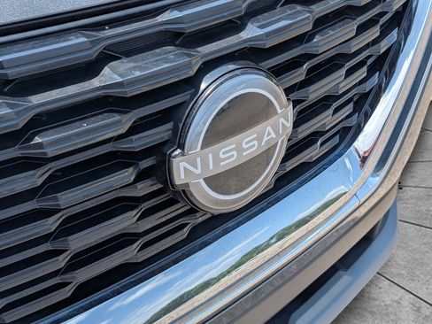 Certified 2023 Nissan Rogue SV FWD image 10