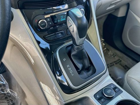 Used 2015 Ford C-MAX SEL w/ Equipment Group 302A FWD image 17