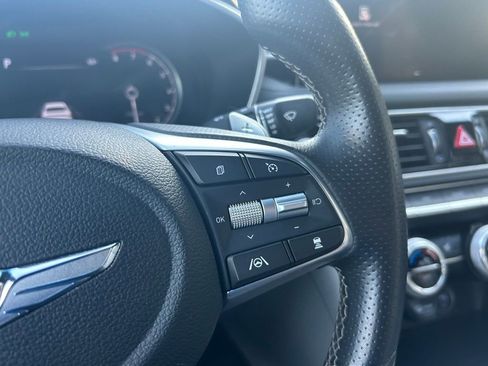 Used 2023 Genesis G70 2.0T image 21