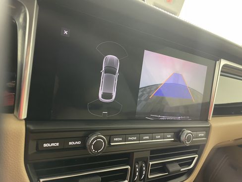 Used 2021 Porsche Macan AWD image 24