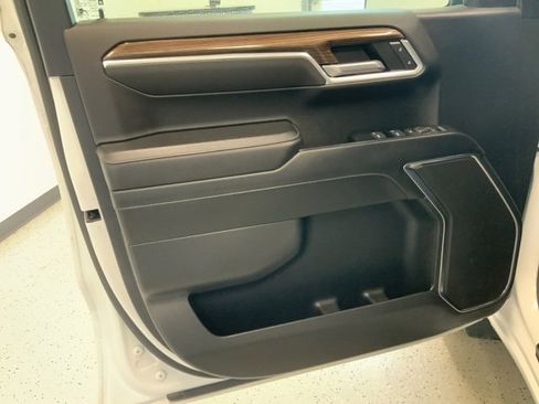 Used 2023 Chevrolet Silverado 1500 RST w/ Z71 Off-Road Package image 37