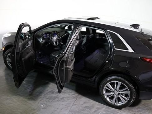 Used 2024 Cadillac XT5 Premium Luxury w/ Technology Package AWD/4WD image 5