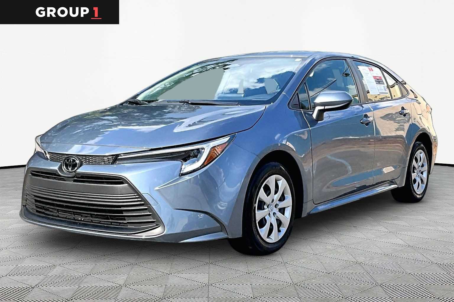 Used 2026 Toyota Corolla LE FWD image 1