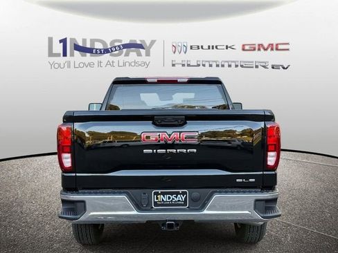 New 2026 GMC Sierra 1500 SLE image 3