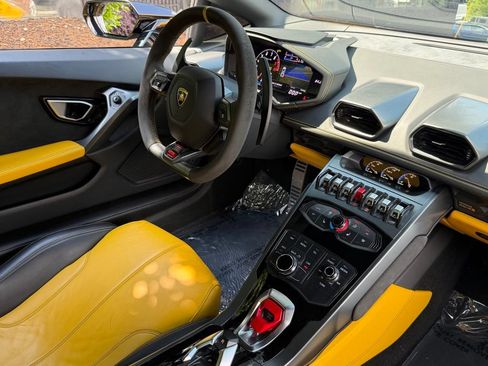 Used 2015 Lamborghini Huracan LP 610-4 AWD/4WD image 36