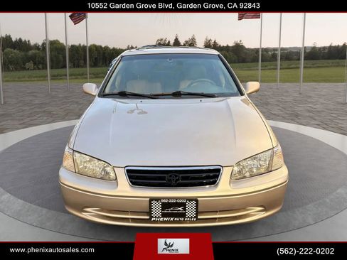Used 2000 Toyota Camry CE image 2