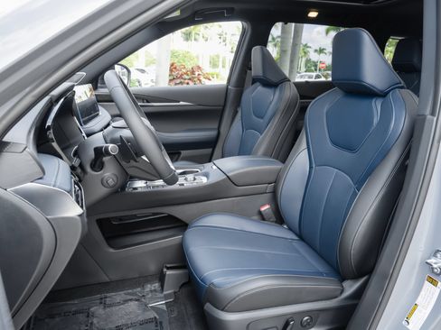 Certified 2026 INFINITI QX60 Sport w/ Dark Cargo Package AWD/4WD image 8