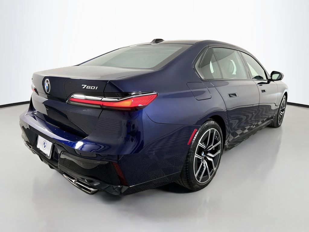Certified 2024 BMW 760i xDrive AWD/4WD image 5