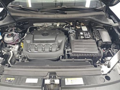 Used 2023 Volkswagen Tiguan SE FWD image 12