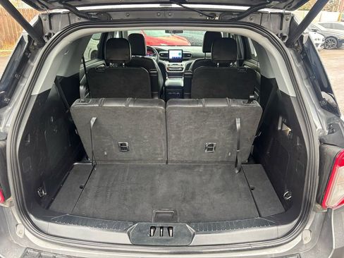 Used 2021 Ford Explorer XLT w/ Equipment Group 202A image 14