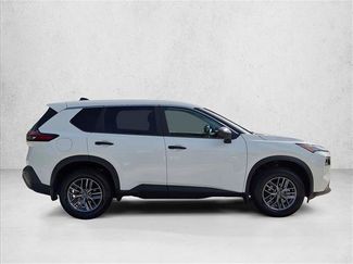 Used 2023 Nissan Rogue S AWD/4WD video 4