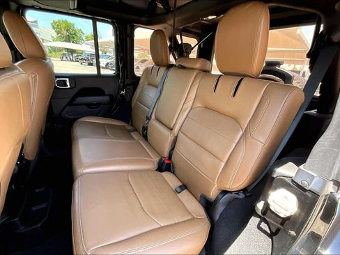 Used 2021 Jeep Wrangler Unlimited Sahara w/ Cold Weather Group AWD/4WD image 36