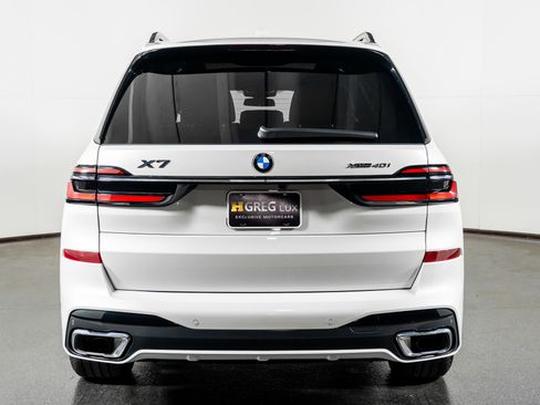 Used 2025 BMW X7 xDrive40i w/ M Sport Package image 10
