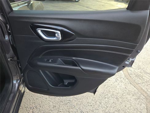 Certified 2024 Jeep Compass Latitude w/ Altitude Special Edition image 9