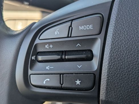 Used 2025 Hyundai Venue SEL image 30