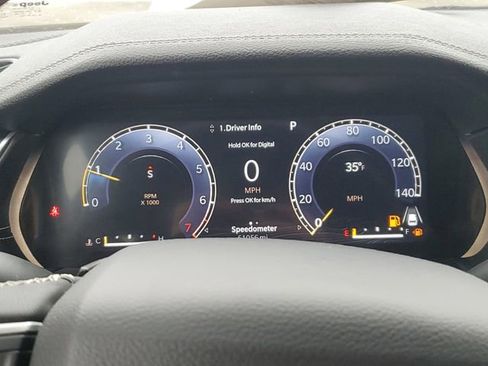 Used 2023 Jeep Grand Cherokee Limited image 19