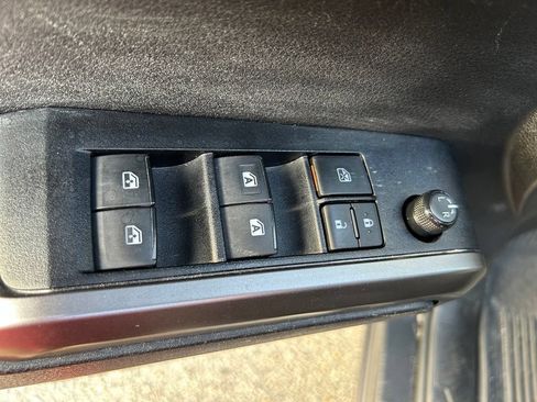Used 2023 Toyota Tacoma SR5 AWD/4WD image 18
