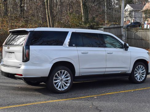 Used 2023 Cadillac Escalade ESV Luxury image 8