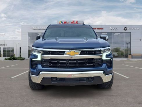 Used 2024 Chevrolet Silverado 1500 LT w/ Z71 Off-Road Package AWD/4WD image 8