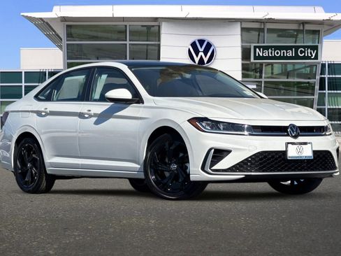 New 2026 Volkswagen Jetta SE FWD image 2