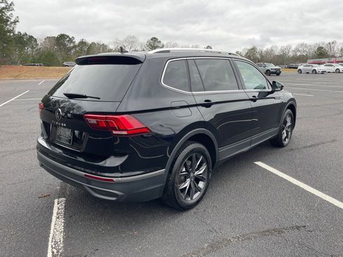 Used 2024 Volkswagen Tiguan SE image 17