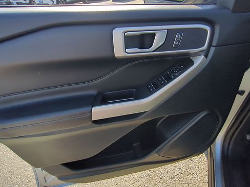 Used 2023 Ford Explorer XLT w/ Equipment Group 202A image 21