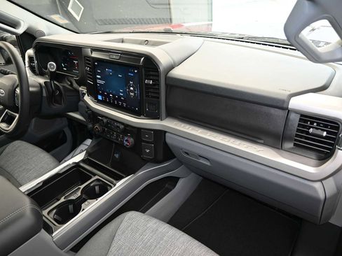 New 2025 Ford F250 XLT w/ Black Appearance Package image 21