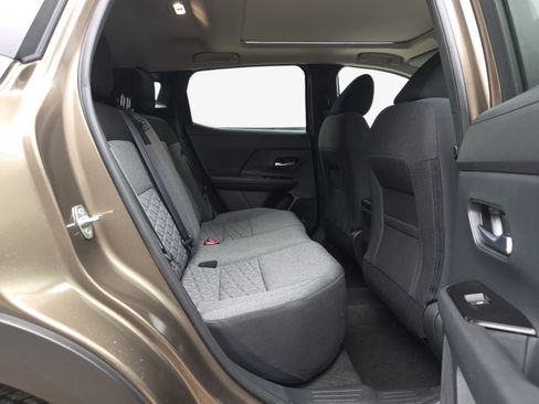Used 2026 Nissan Kicks SV w/ SV Premium Package FWD image 33